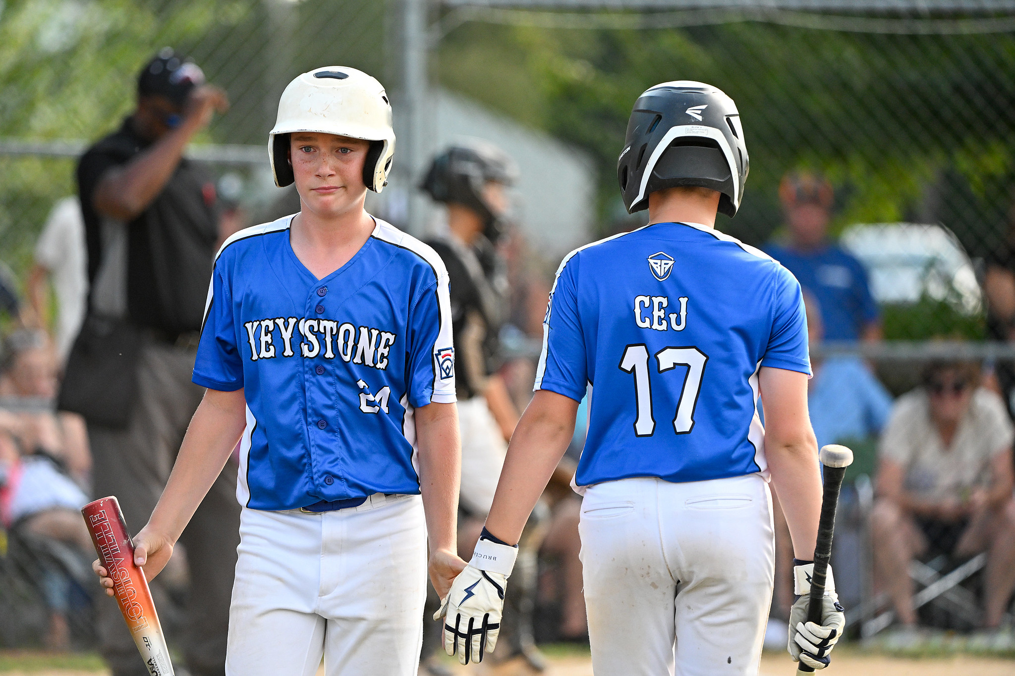 Keystone players high five during game | News, Sports, Jobs - The Express